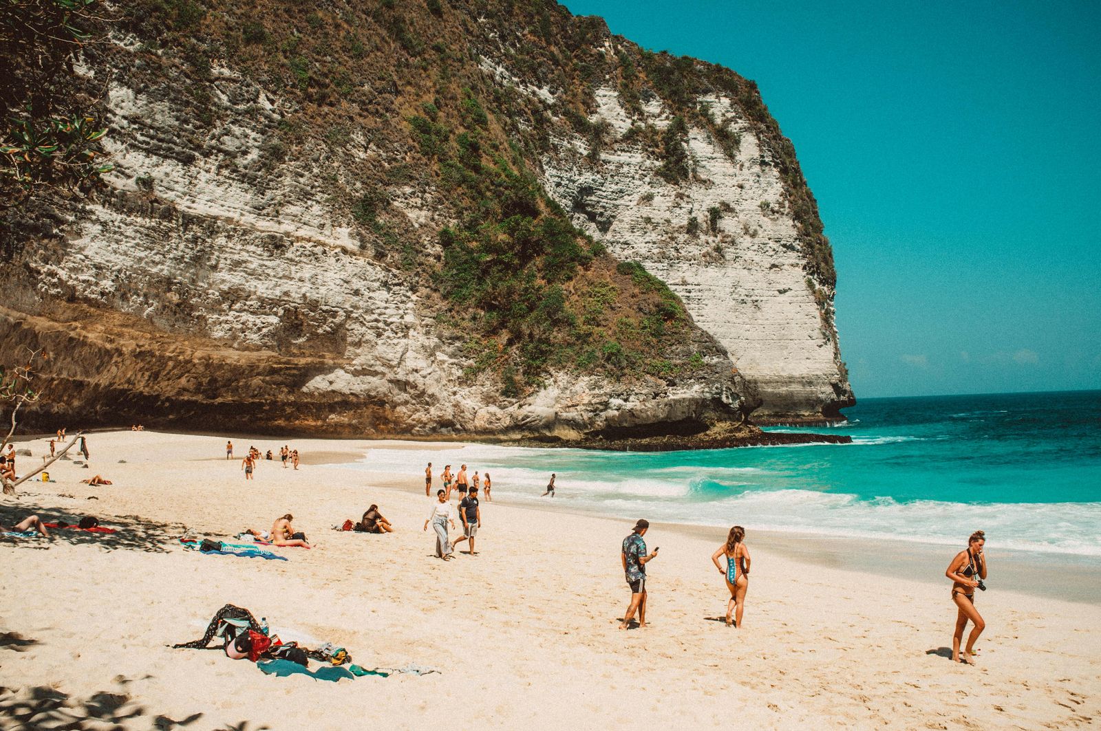 Kelingking Beach and its dinosaur-shaped headland, Nusa Penida