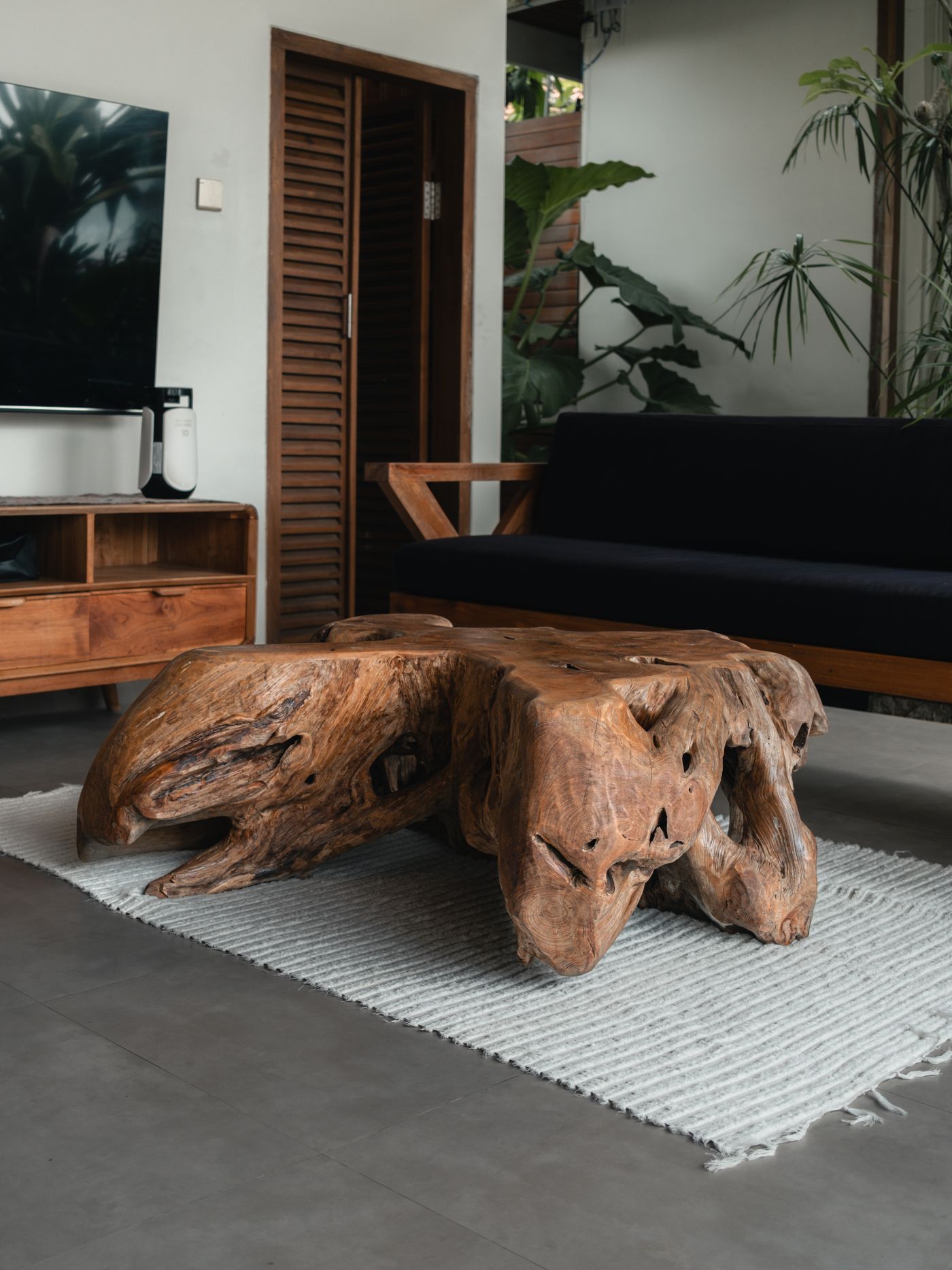 Kaulu furniture styling in Bali, frame 12